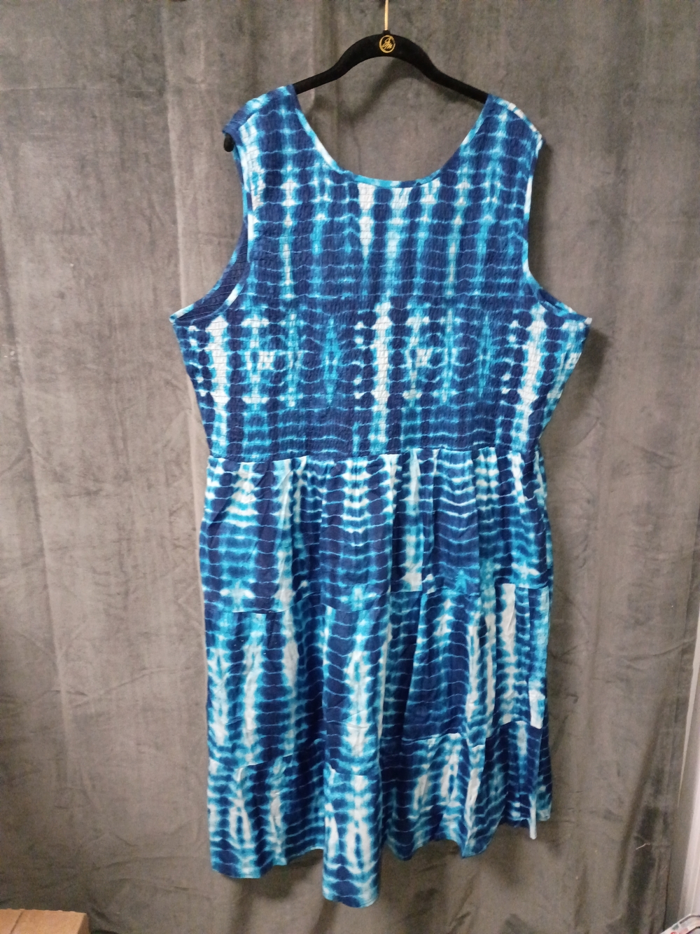Salon Studio Blue Tie-Dye Smocked Sleeveless Dress Size 3X NWOT P2P 26 In - Picture 4 of 5